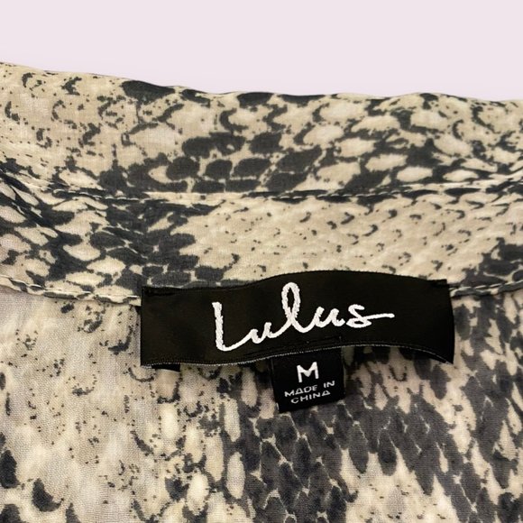 Lulu’s | Women’s | Snake it Off Grey Snake Print Sheer Button-Up Top | Size: Me - Picture 4 of 6